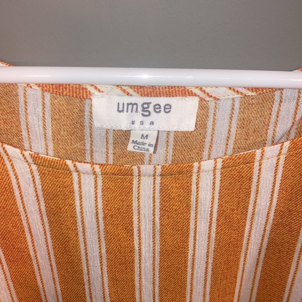 Striped Ruffle-sleeve Blouse - Picture 3 of 4